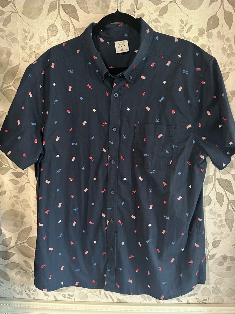 Source Unknown Navy Short-Sleeve Button-Up Shirt with Red, White & Blue Motif
